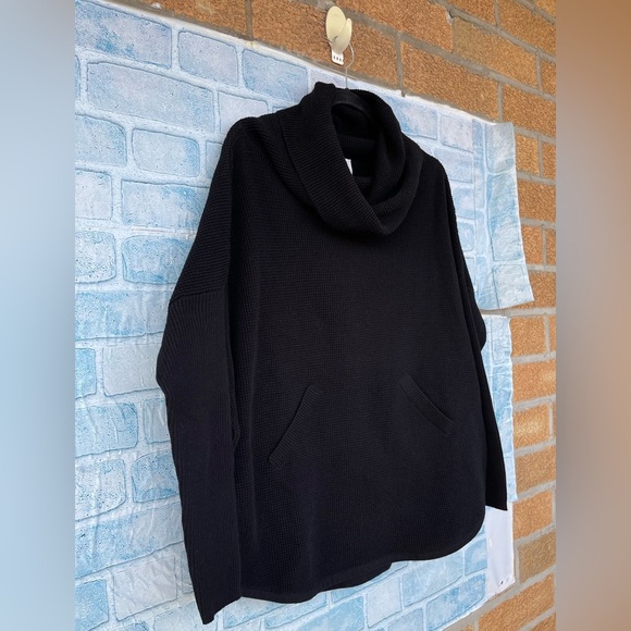 PLANET by Lauren G. Waffle Cowl poncho style sweater in a waffle knit. XL - Picture 4 of 11